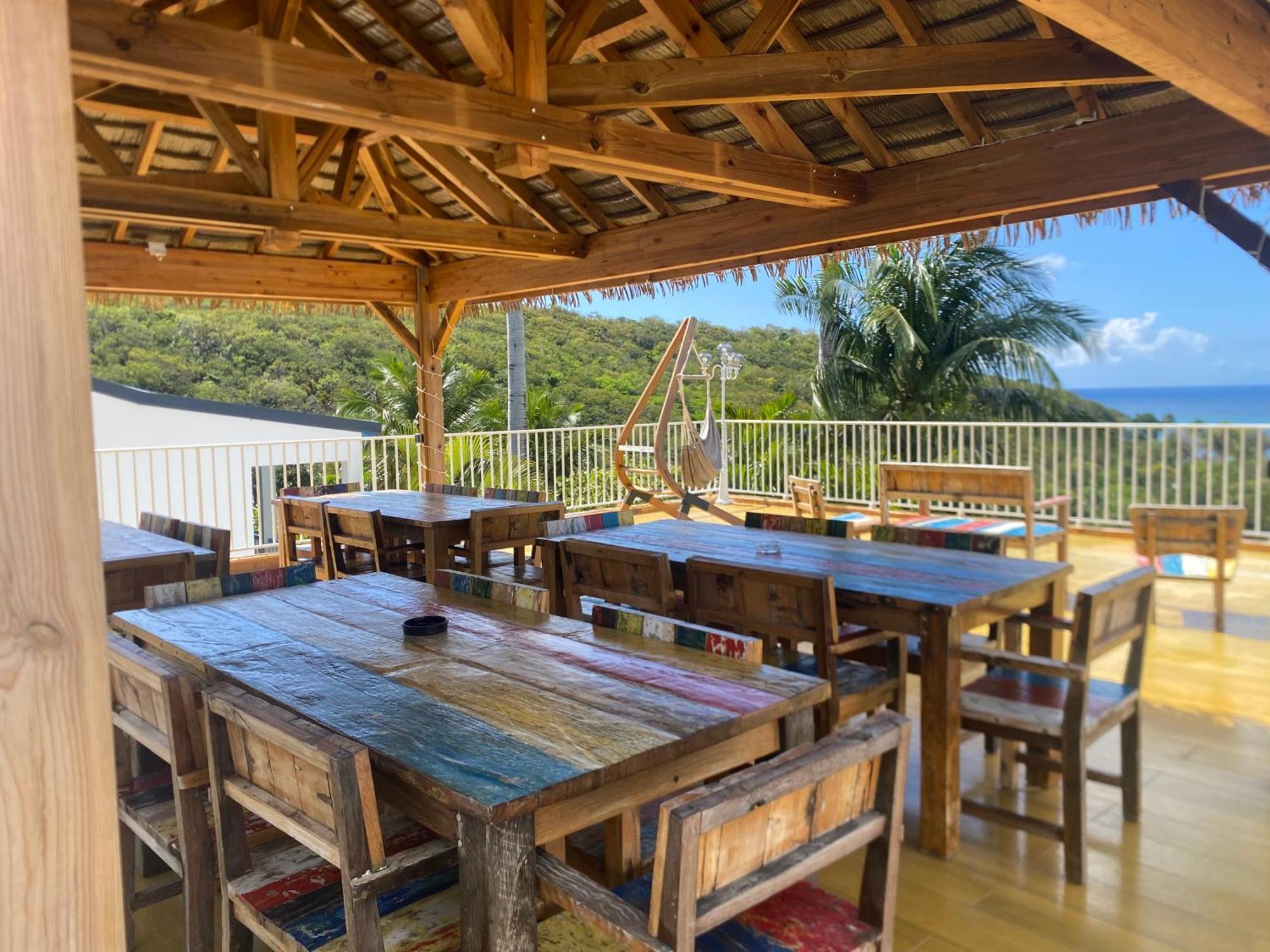 Residence Caraibes Bonheur Deshaies Extérieur photo