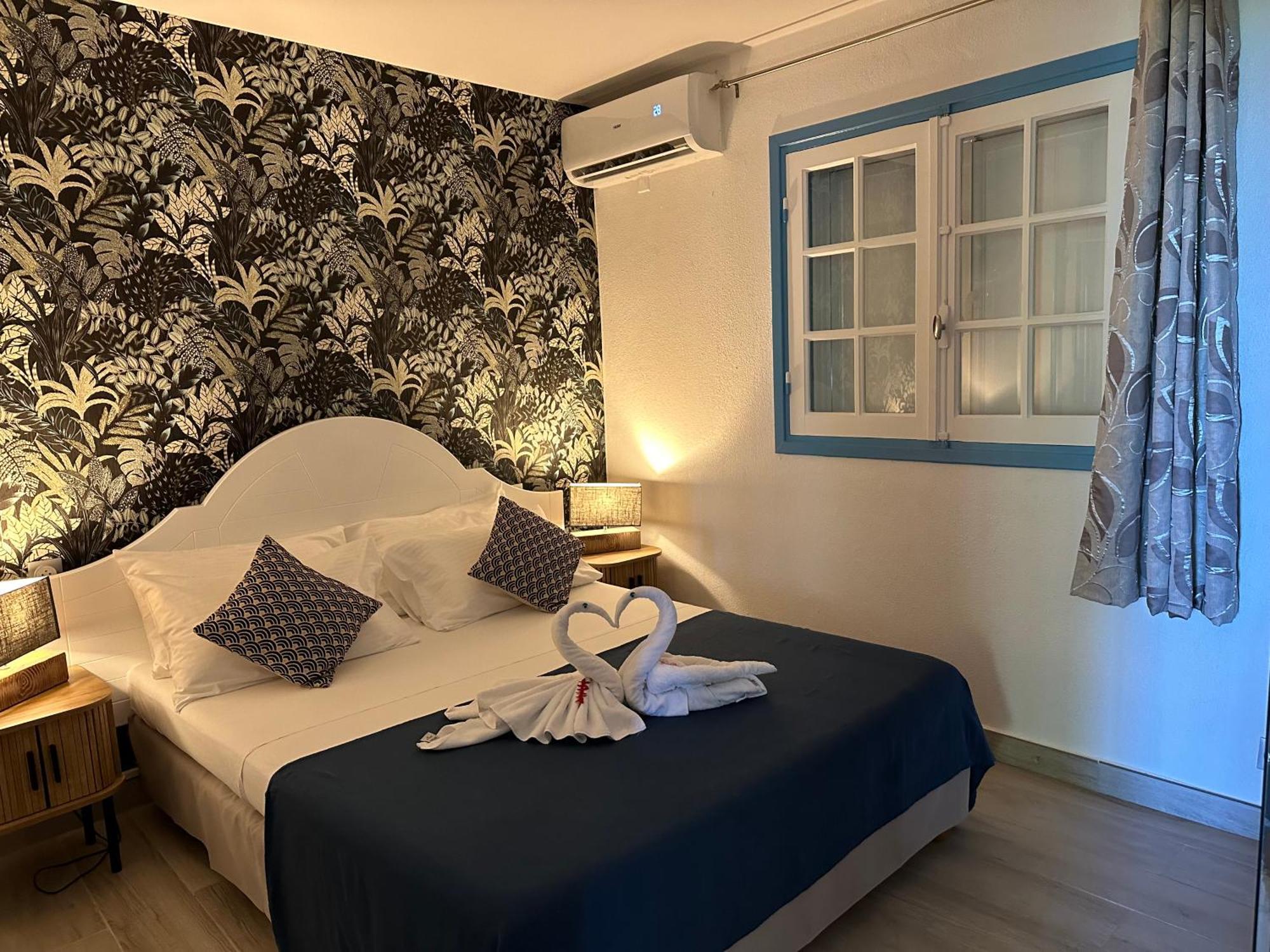 Residence Caraibes Bonheur Deshaies Extérieur photo